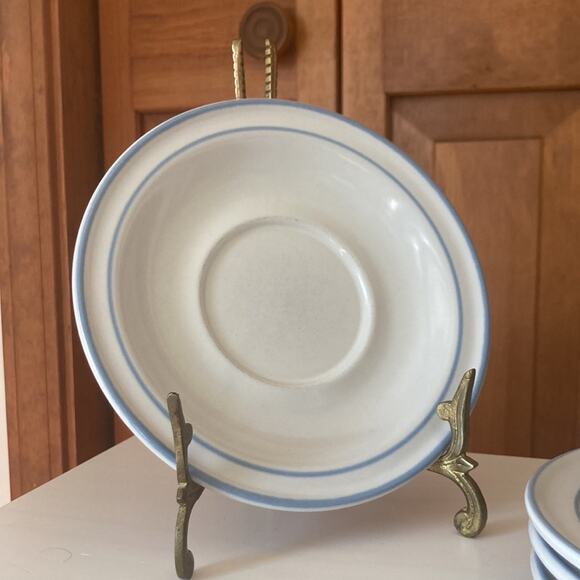 Vintage Chantilly Fleur de Lune Cups & Saucers, Service for 4 - Picture 2 of 13